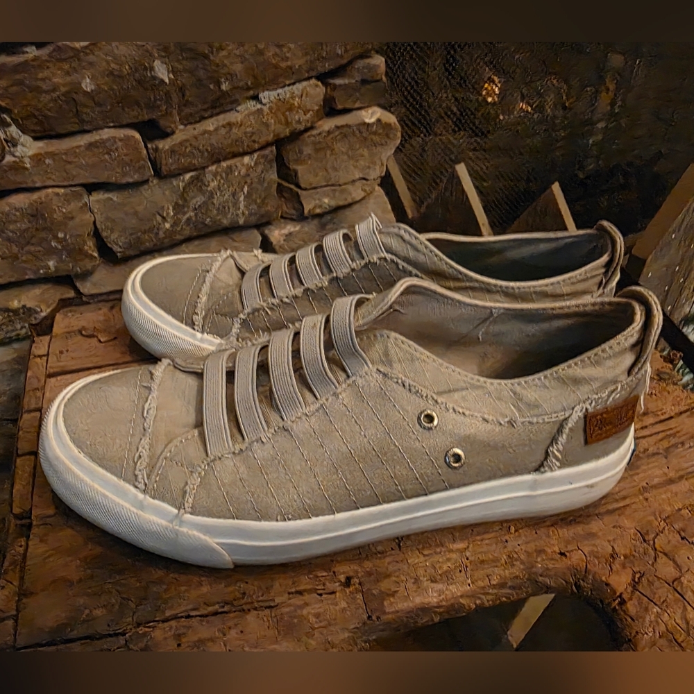 Blowfish Beige Elastic Slip-On Sneakers
